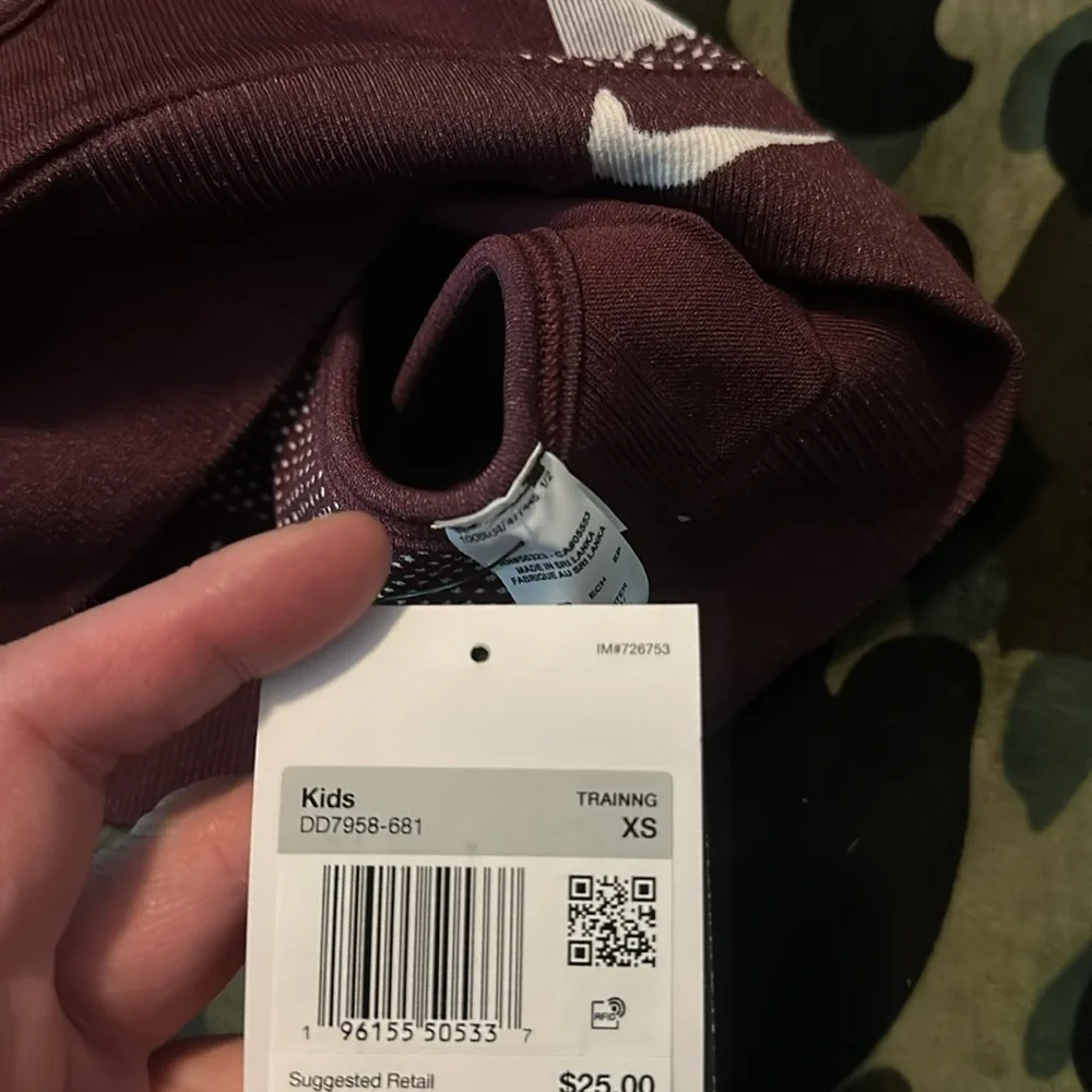 Nike Dri-FIT Indy Seamless Low Support Sports Bra: MAROON:NEW WITH TAGS: SIZE XS